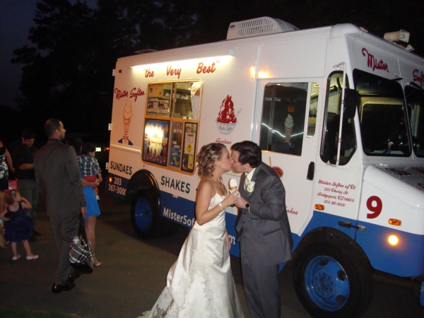 Call us today to rent a Mister Softee ice cream truck for your wedding! (203) 367-3000.